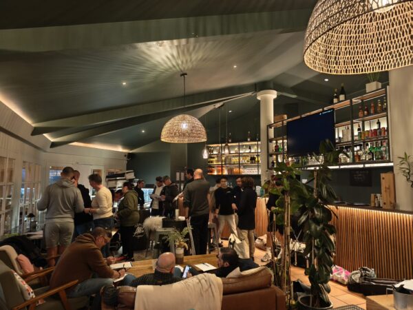 Padel — Tous Niveaux📍 Padel Club ALL IN de Grasse — Lundi 19 janvier 2026 à 18h00